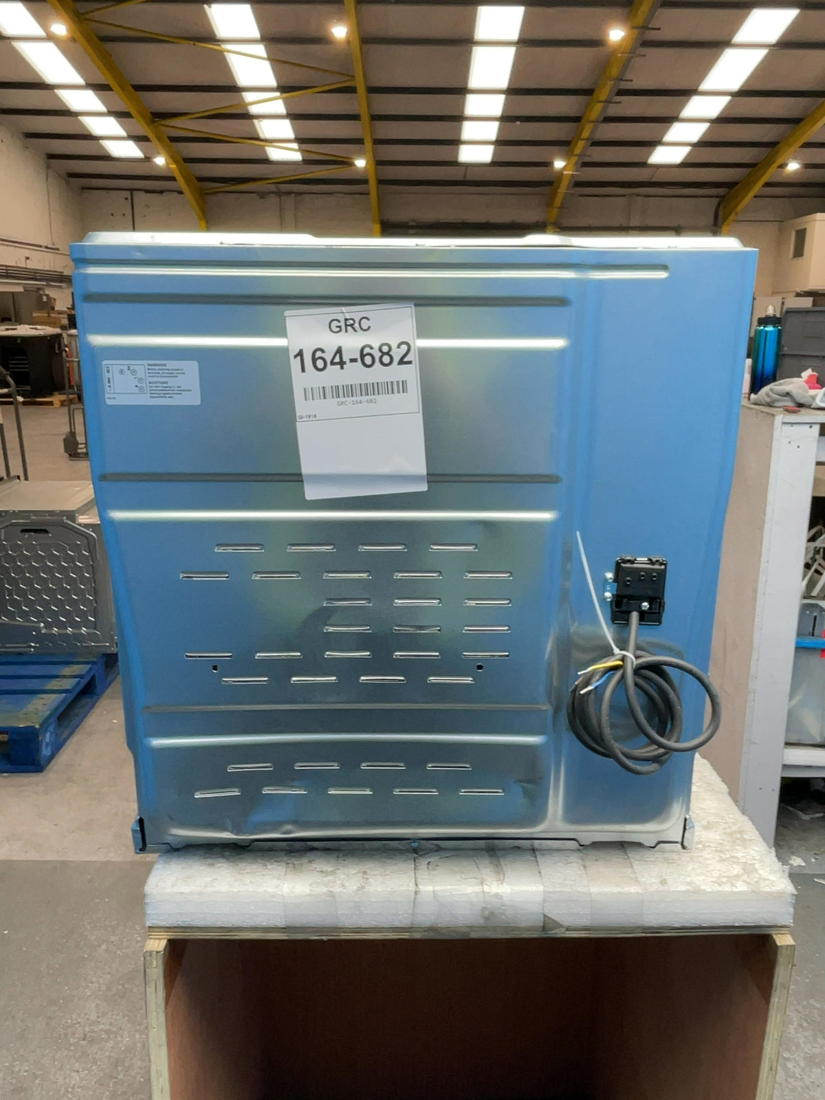 #GRC-164-682 - Hisense Hi8 BlackLine 60cm Electric Single Oven – 77L Capacity, Pyrolytic Self-Clean