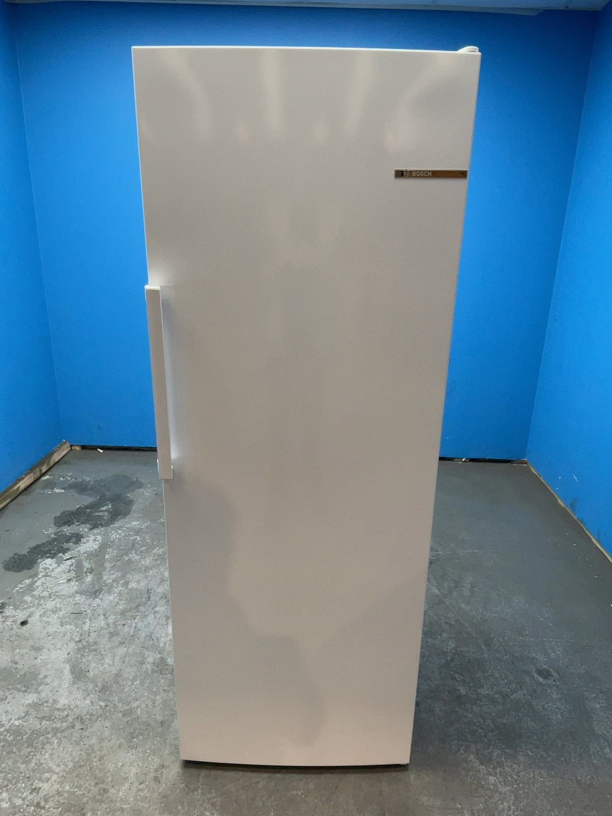 #GRC-164-719 - Bosch GSN29VWEVG Series 4 Tall Upright Freezer – 200L Capacity, NoFrost, SuperFreezing, BigBox Drawer, White