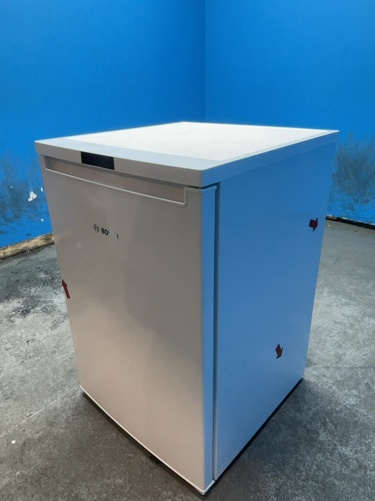 #GRC-164-727 - Bosch Series 2 56cm Under Counter Fridge – 134L Capacity, MultiBox Drawer