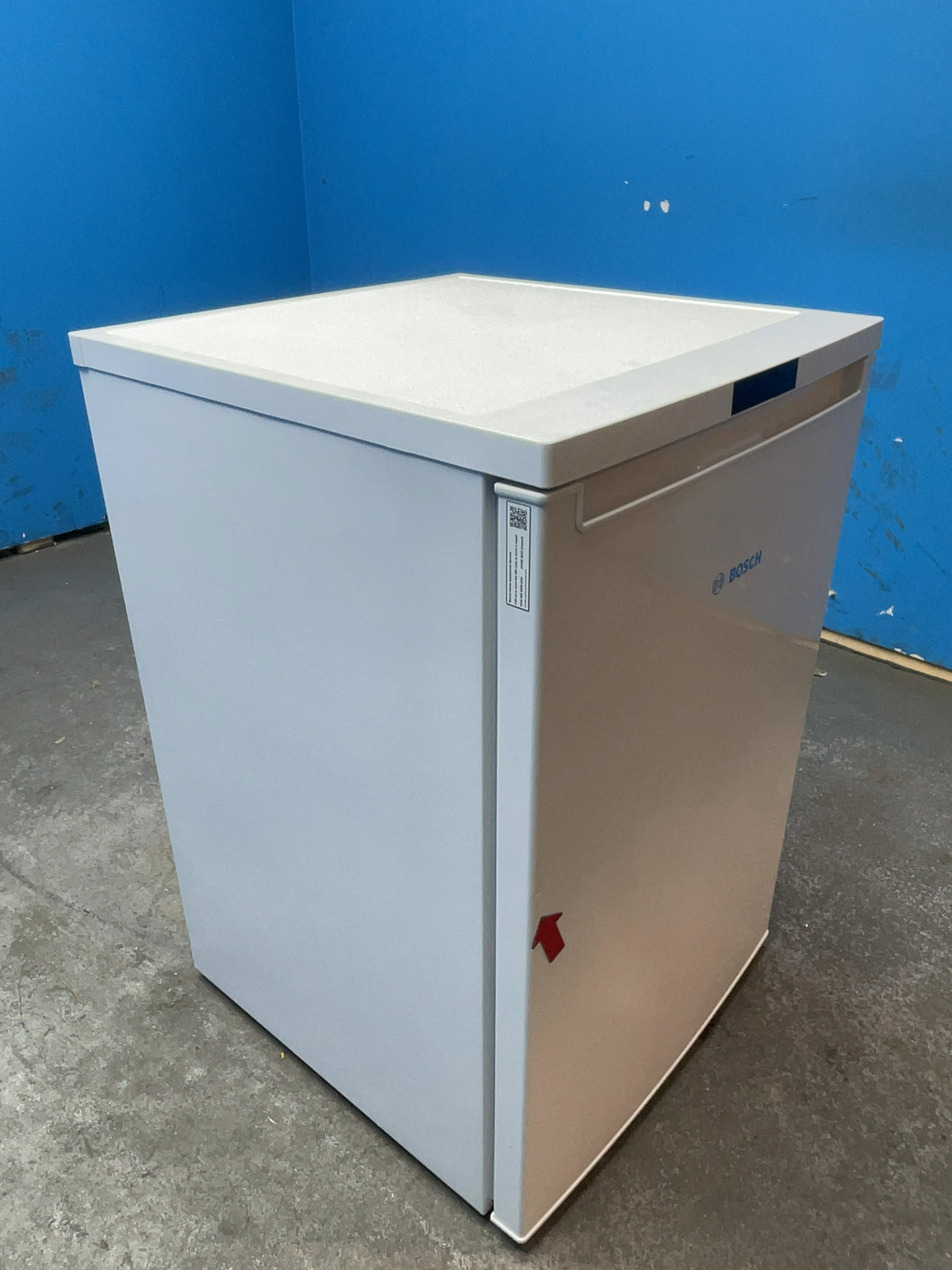 #GRC-164-727 - Bosch Series 2 56cm Under Counter Fridge – 134L Capacity, MultiBox Drawer