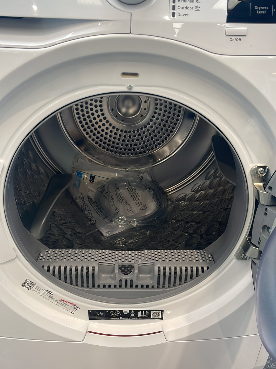 #GRC-164-743 - AEG 8000 Series 9kg Heat Pump Tumble Dryer – White, A+++ Energy Rating
