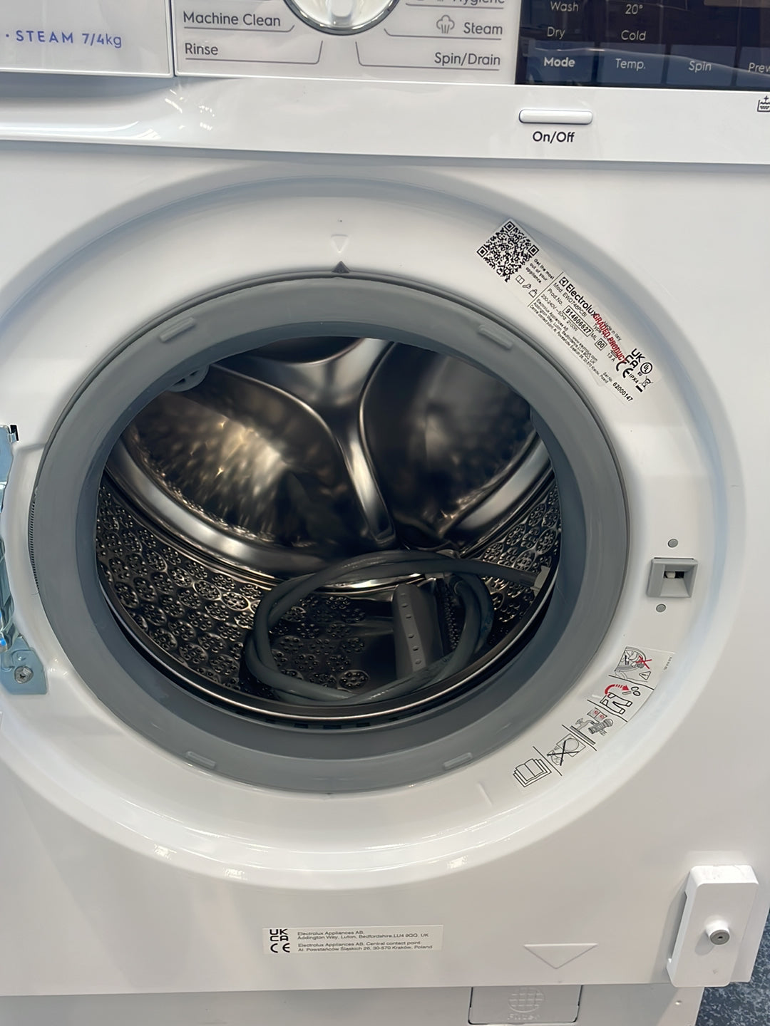 #GRC-164-749 - Electrolux Integrated Washer Dryer – 7kg Wash, 4kg Dry, 1600rpm, White