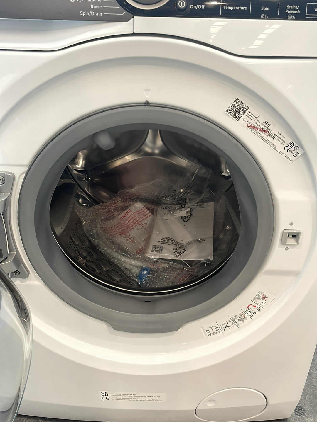 #GRC-164-781 - AEG 8000 Series Washer Dryer – 10kg Wash, 6kg Dry, 1600rpm, WiFi Connected, White