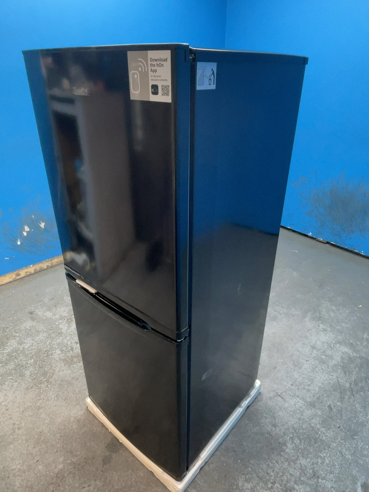 #GRC-164-880 - Candy 55cm 50/50 Fridge Freezer – 185L, Black, Static