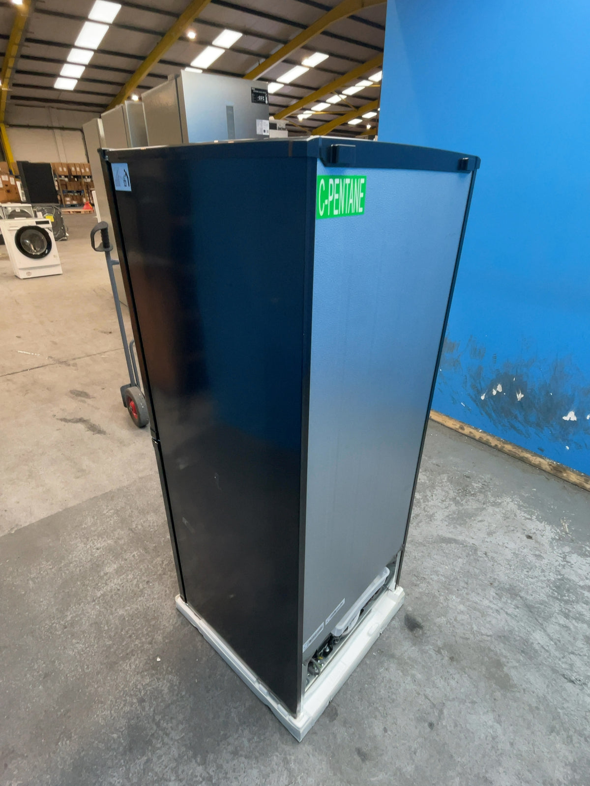 #GRC-164-880 - Candy 55cm 50/50 Fridge Freezer – 185L, Black, Static