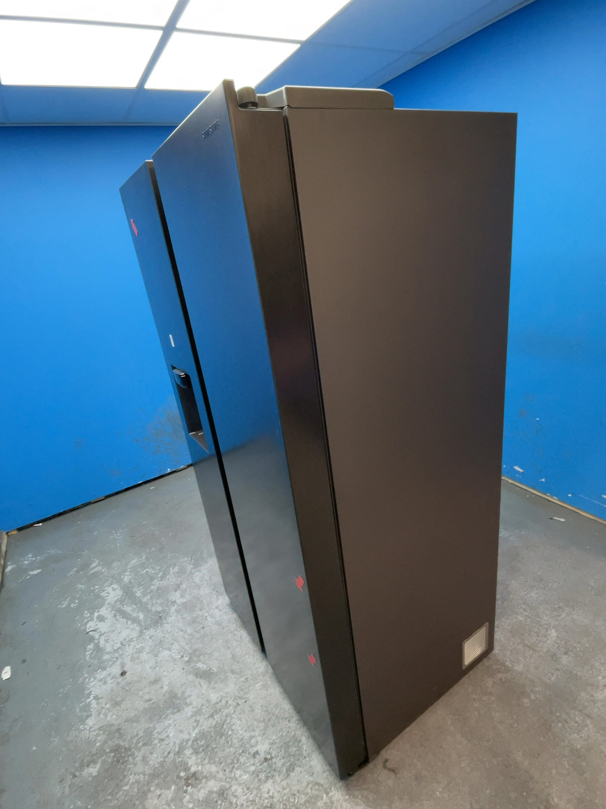 #GRC-164-898 - Samsung Series 8 American Fridge Freezer – 635L Capacity, SpaceMax, Twin Cooling Plus, Plumbed Water & Ice Dispenser, WiFi Connected, Black Stainless Steel