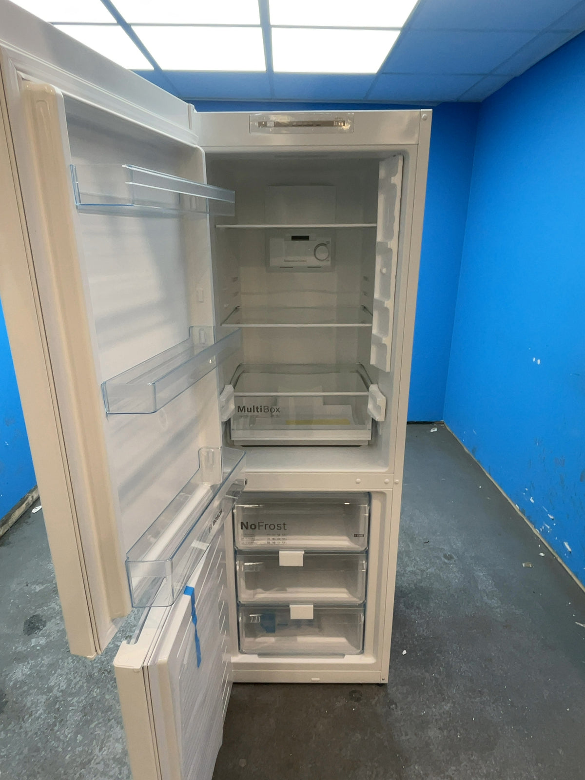 #GRC-164-899 - Bosch Series 2 60cm Freestanding Fridge Freezer – 282L Total Capacity, NoFrost, MultiBox, LED Lighting