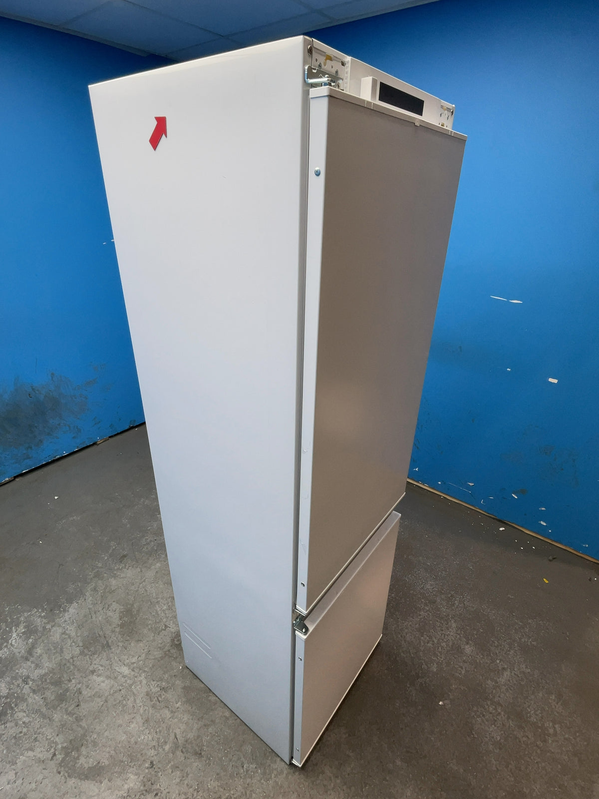 #GRC-165-140 - Hoover 54cm Integrated Fridge Freezer – 268L, White, Low Frost, Smart WiFi