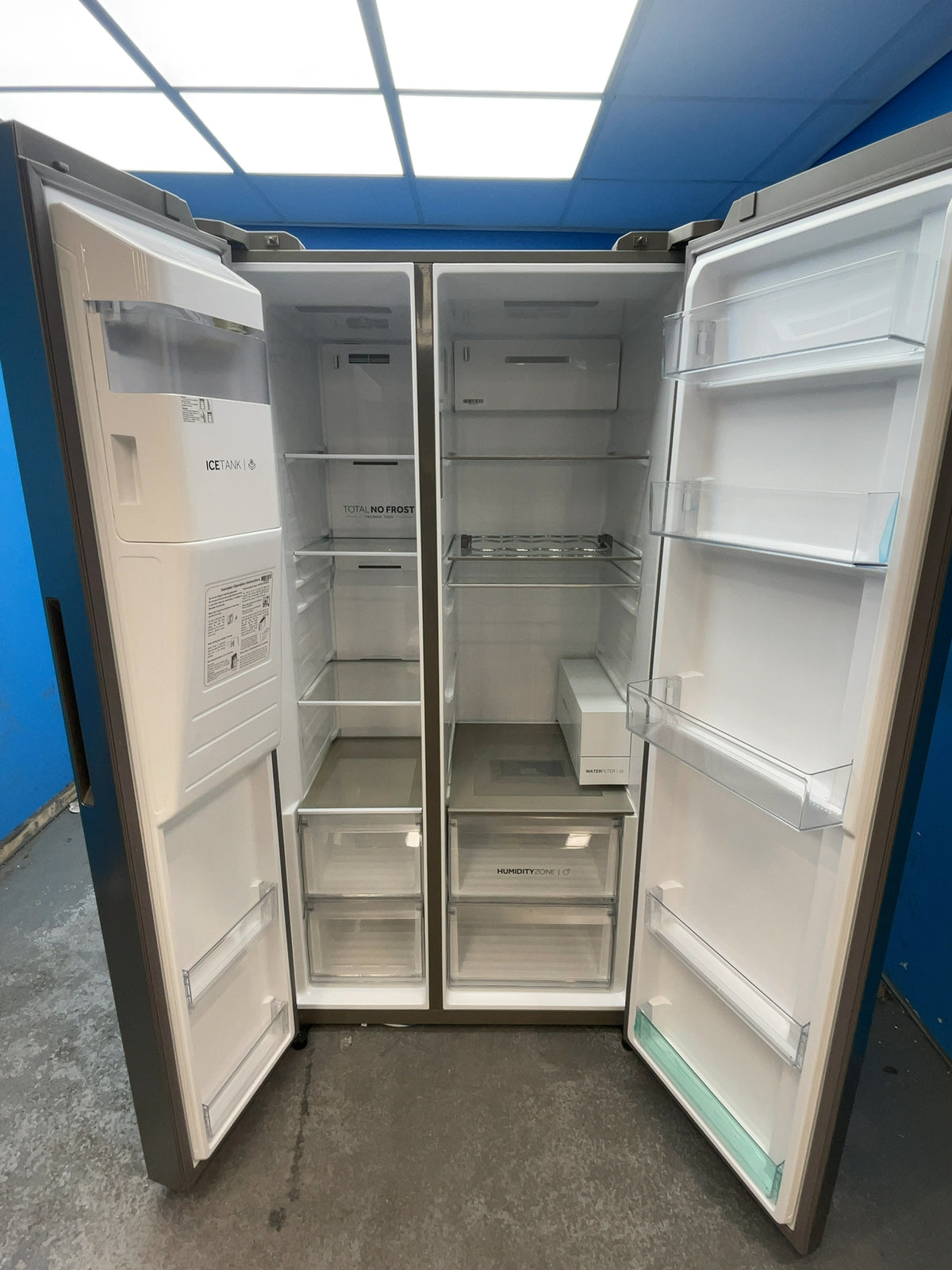 #GRC-165-151 - Haier American Style Fridge Freezer – 601L, Platinum Inox