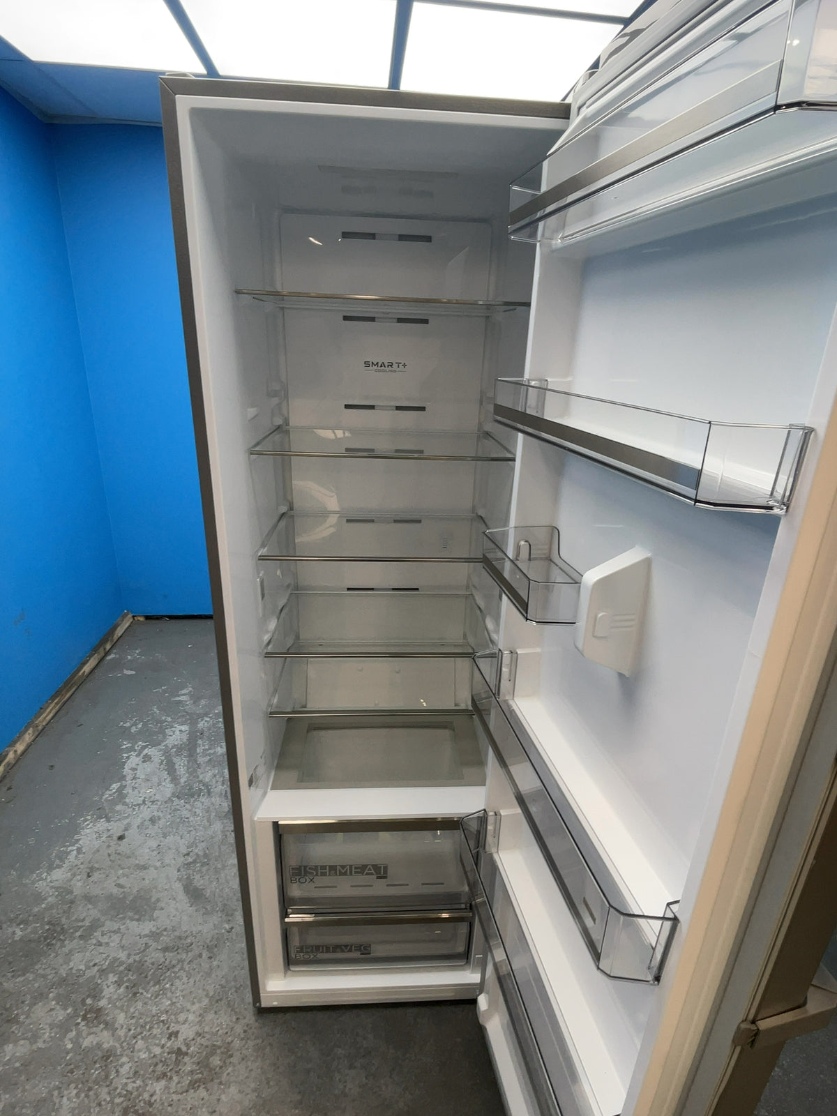 #GRC-165-256 - Midea 60cm Tall Larder Fridge – 359L Capacity, Multi Air Flow, Super Cool