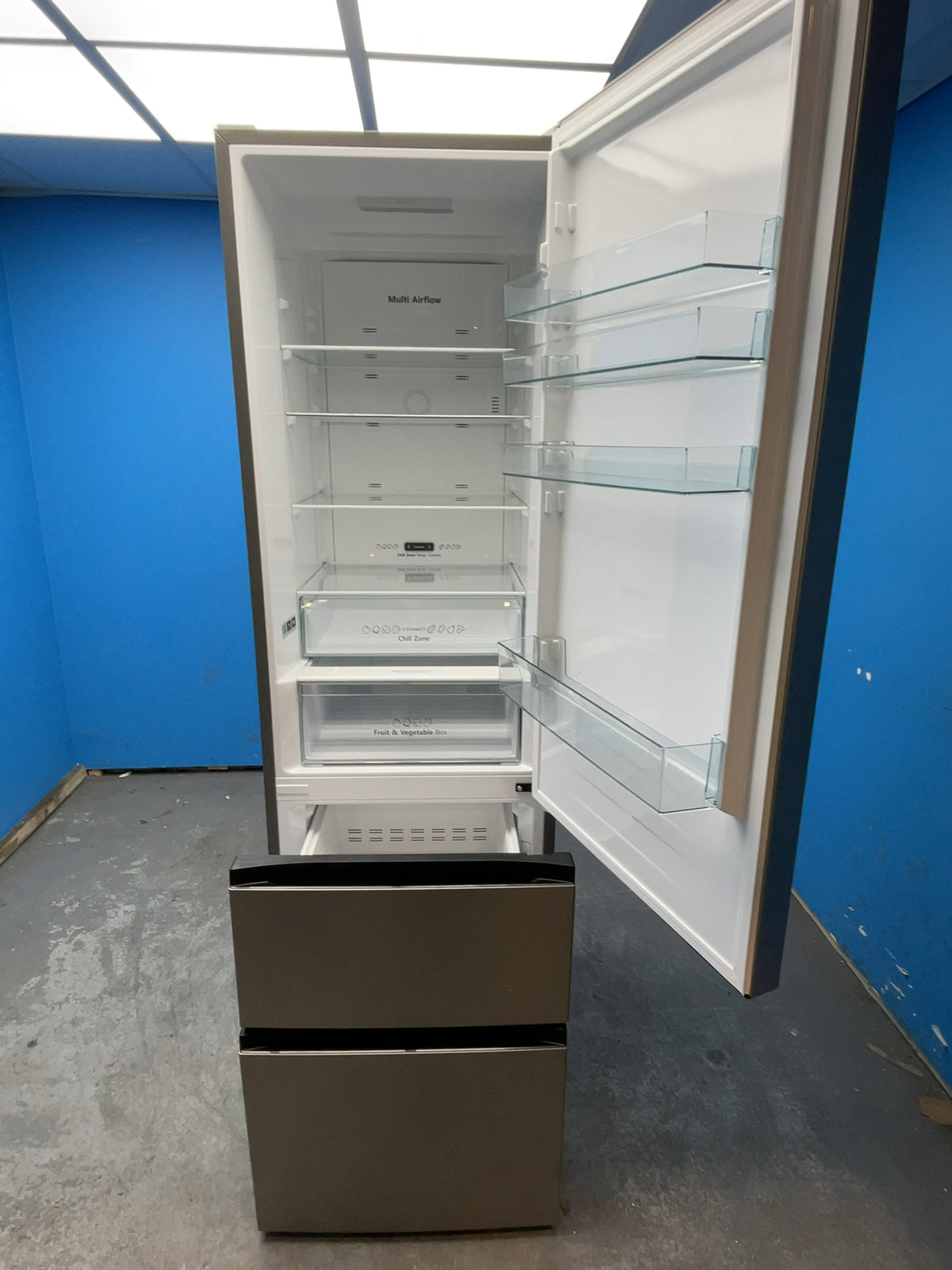 #GRC-165-320 - Hisense 60/40 Frost Free Fridge Freezer – 368L Capacity, Total No Frost, Stainless Steel