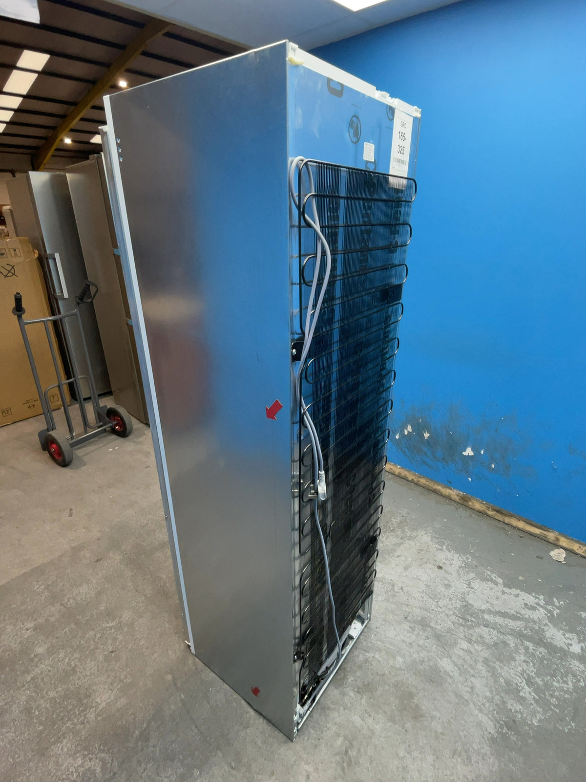 #GRC-165-325 - Bosch 54cm Integrated Tall Larder Fridge – 310L Capacity, MultiBox, SuperCooling