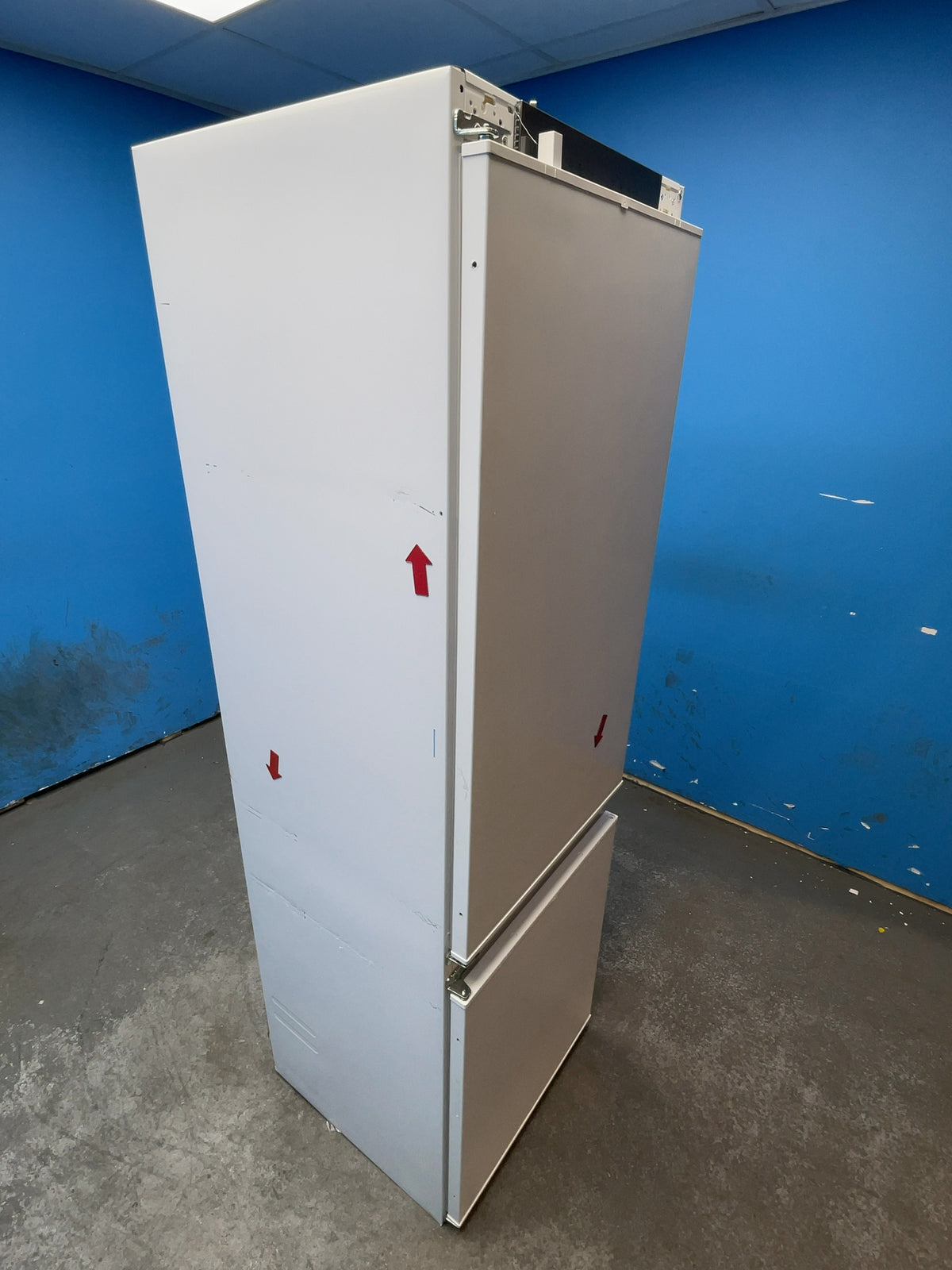#GRC-165-595 - Hoover 54cm Integrated 70/30 Fridge Freezer – 251L, White