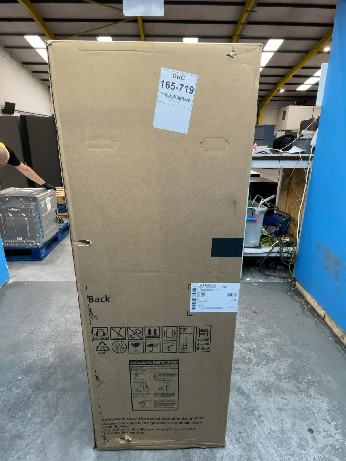 #GRC-165-719 - Indesit Freestanding 50/50 Low Frost Fridge Freezer – 229L Capacity, 55cm Wide, Black