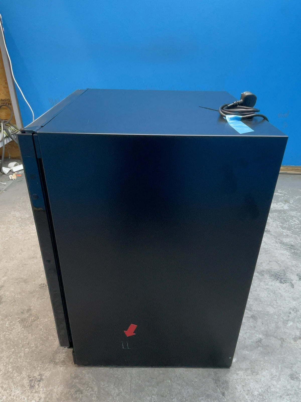 #GRC-165-789 - Hisense 46 Bottle Built-In Wine Cooler – Reversible Door, Touch Controls