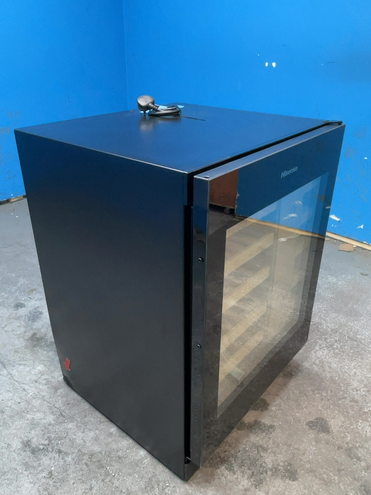 #GRC-165-790 - Hisense 46 Bottle Built-In Wine Cooler – Reversible Door, Touch Controls