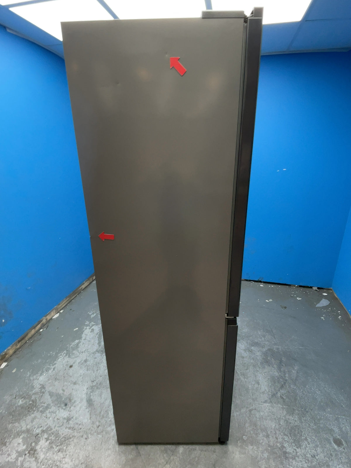 #GRC-165-799 - Hisense American Style Fridge Freezer – 591L, Black Glass, Total No Frost