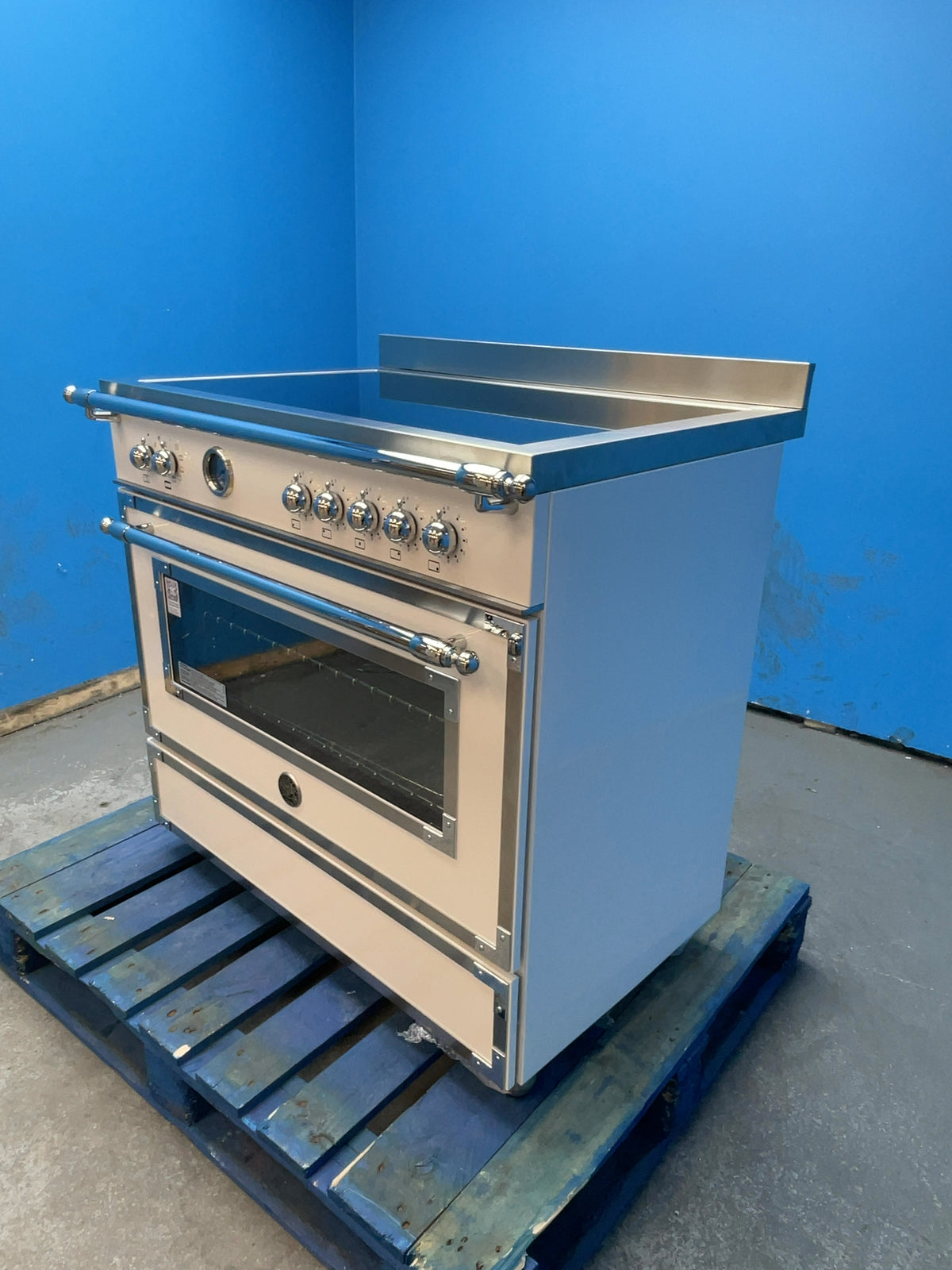 #GRC-165-808 - Bertazzoni Heritage 90cm Induction Range Cooker – 103L Capacity, 5 Zones, Ivory