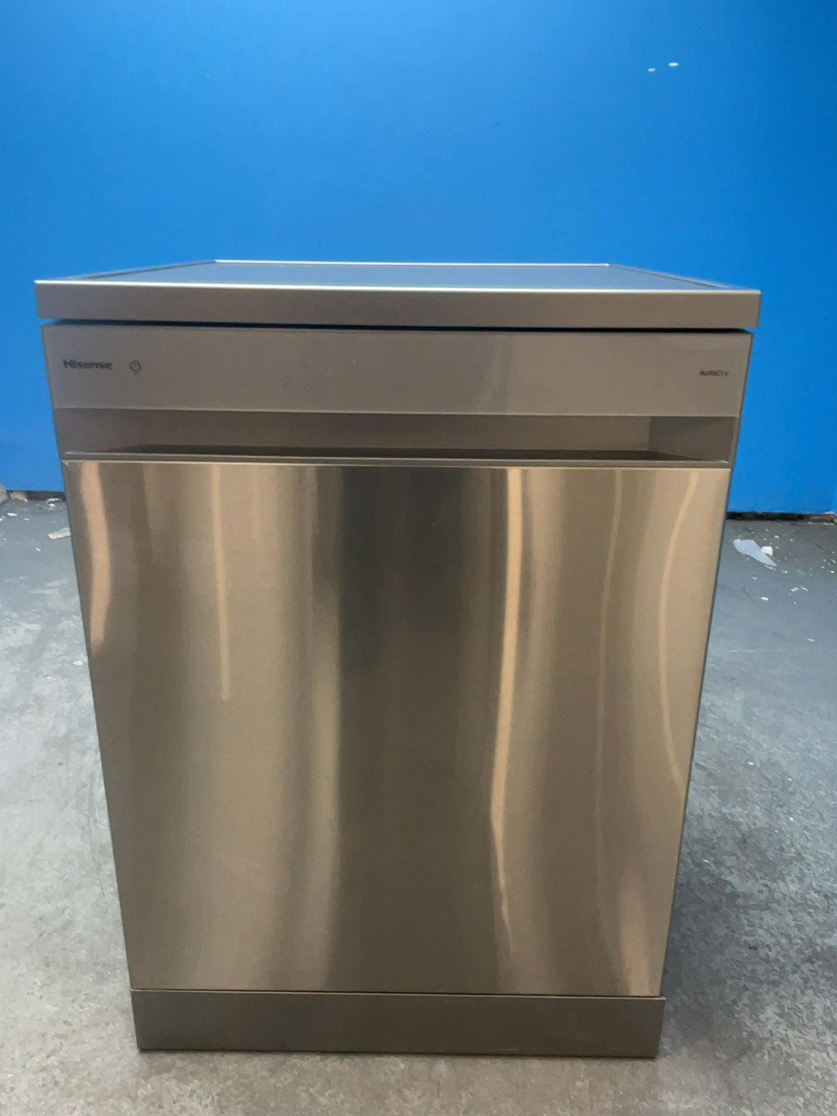 #GRC-165-825 - Hisense Freestanding Dishwasher – 16 Place Settings, AutoDose, WiFi