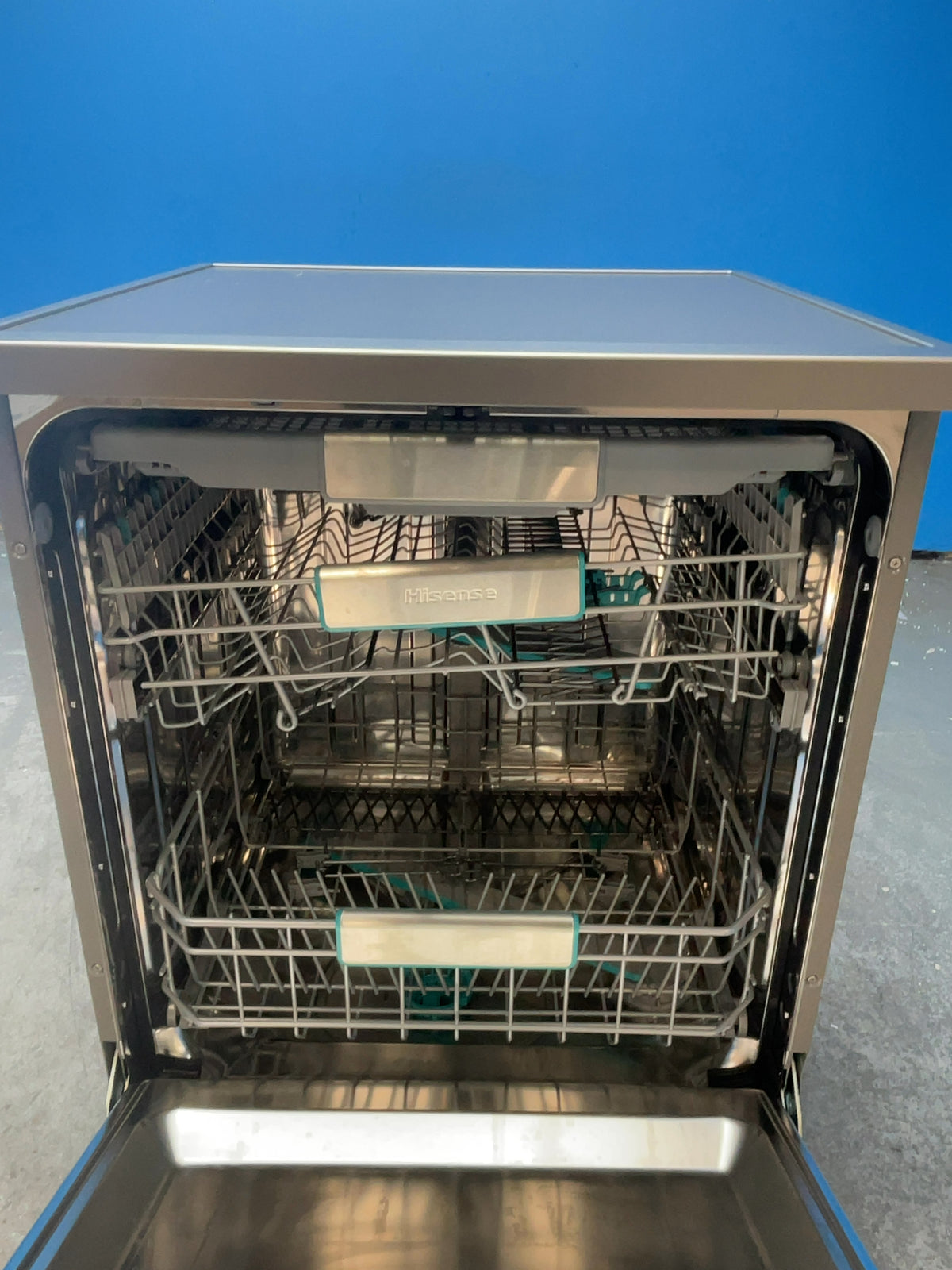 #GRC-165-825 - Hisense Freestanding Dishwasher – 16 Place Settings, AutoDose, WiFi