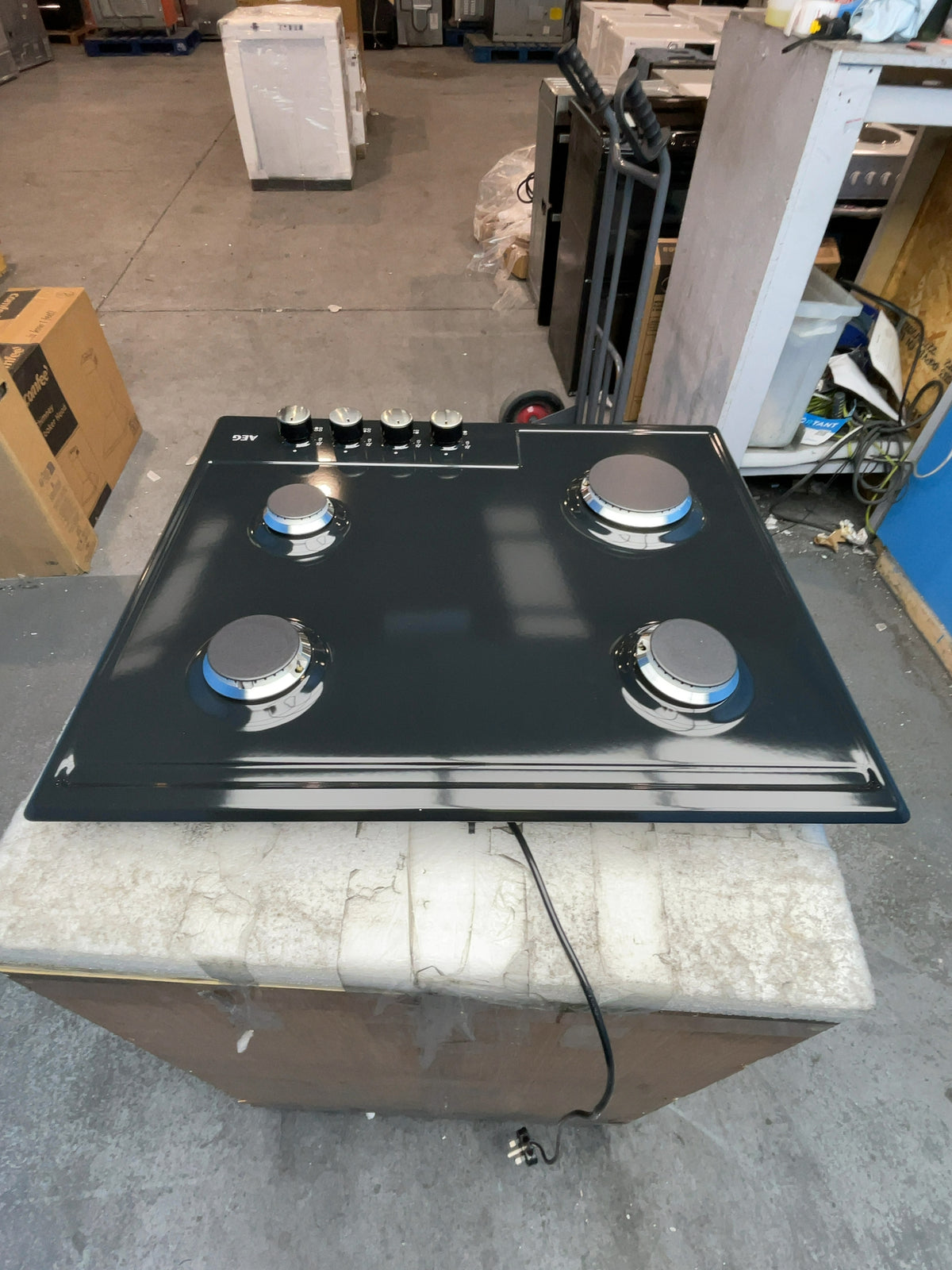 #GRC-166-027 - AEG 3000 60cm 4 Burner Gas Hob in Black – Speed Burners, Cast Iron Pan Supports, Flame Failure Safety
