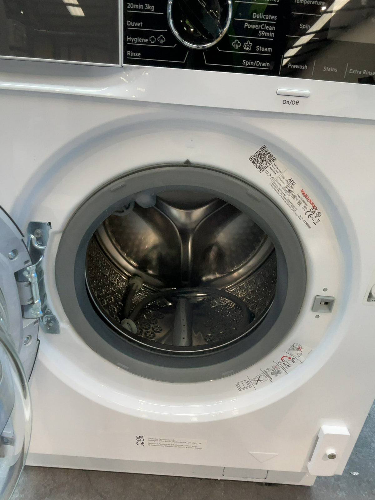 #GRC-166-050 - AEG 8000 Series PowerCare 8kg Integrated Washing Machine – 1400rpm, PowerClean 59min, Steam Refresh