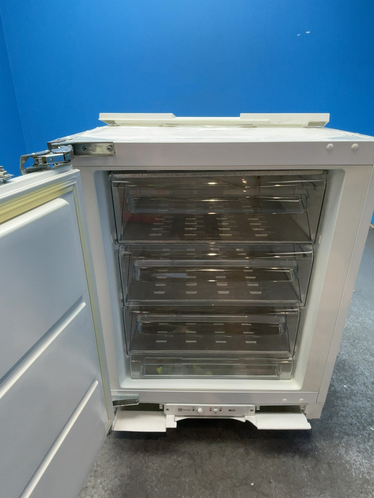 #GRC-166-115 - Electrolux 60cm Built-Under Integrated Freezer – 95L, 4 Drawers, FastFreeze, TempAlert