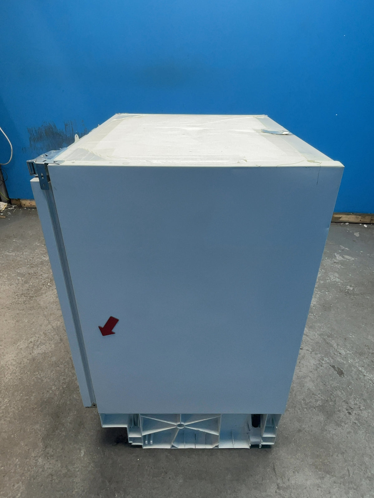 #GRC-166-116 - Electrolux 60cm Integrated Under Counter Larder Fridge – Built Under, Auto Defrost, Fruit & Veg Bin