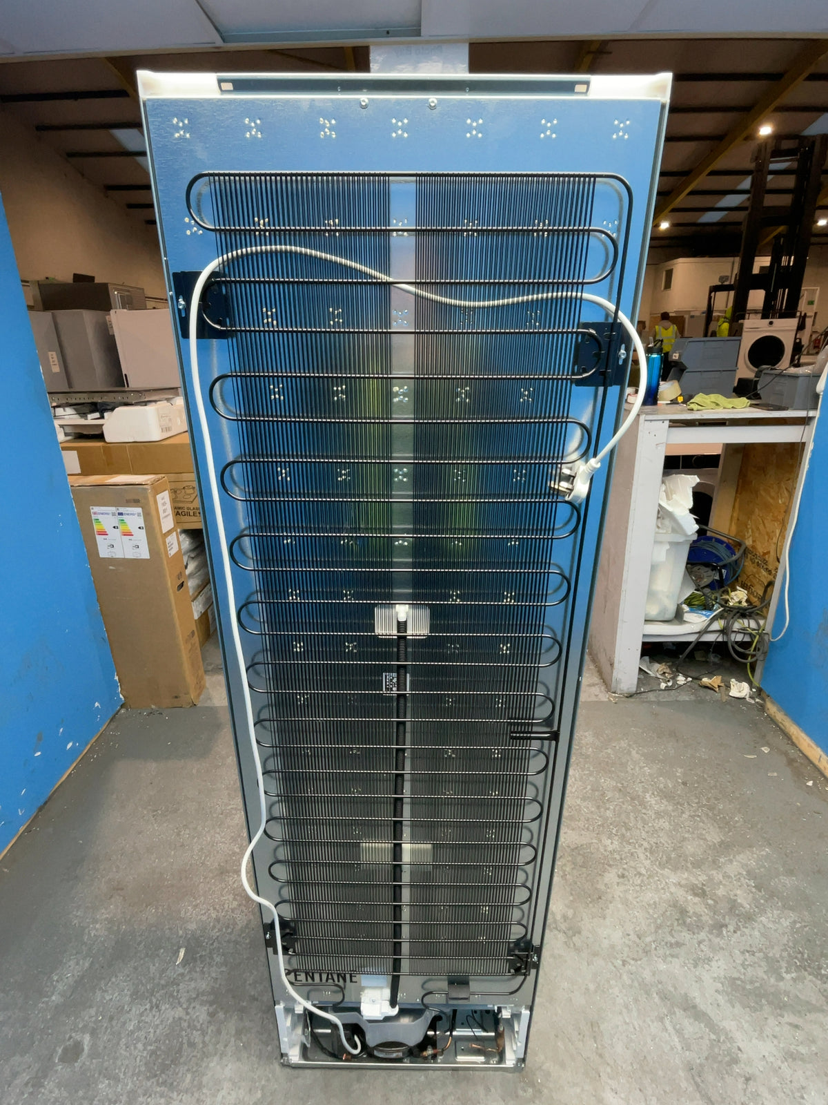 #GRC-166-120 - Electrolux 600 Low Frost 177cm Integrated Fridge Freezer – 262L, AI CoolAssist, TouchControl