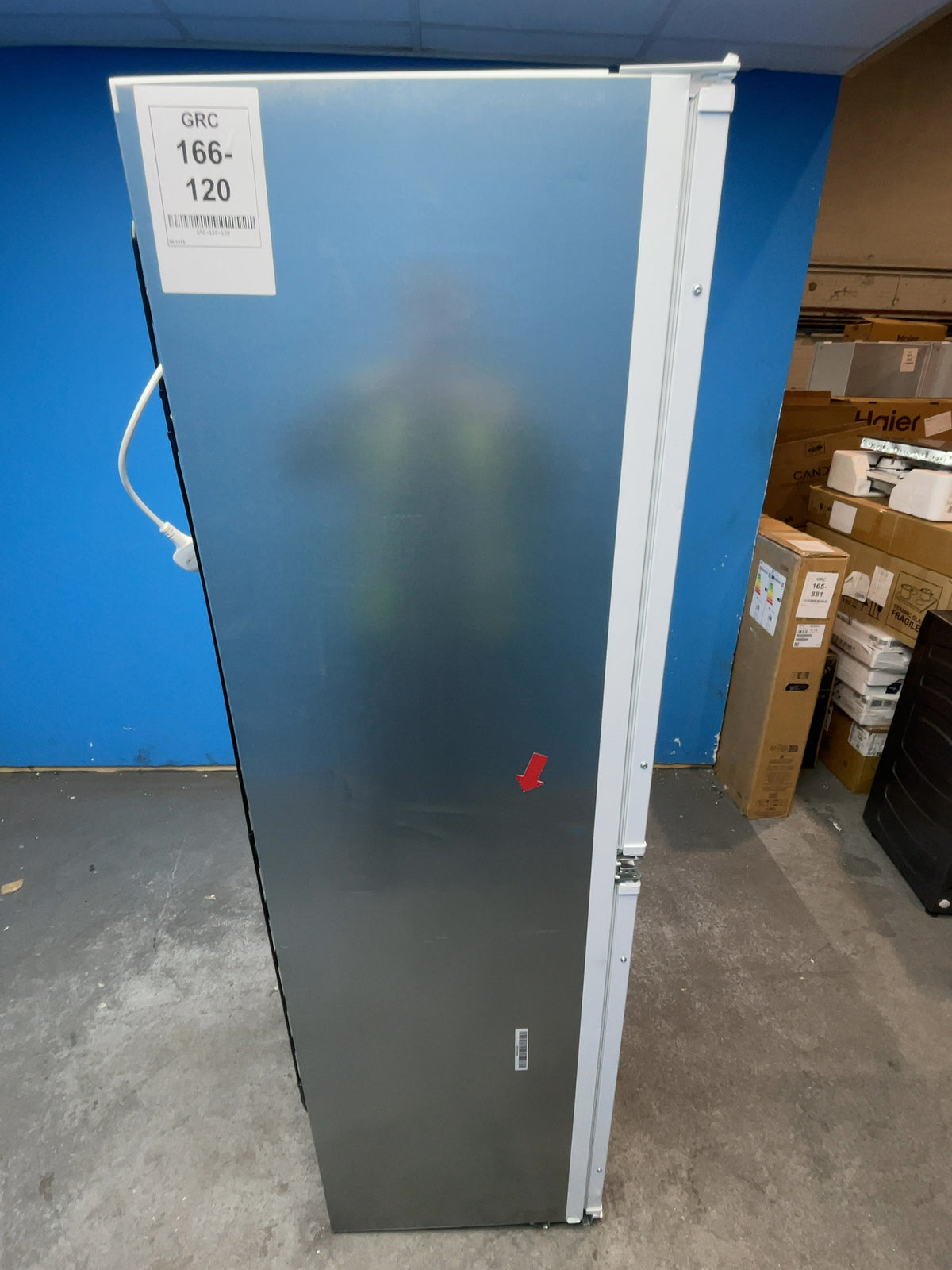 #GRC-166-120 - Electrolux 600 Low Frost 177cm Integrated Fridge Freezer – 262L, AI CoolAssist, TouchControl
