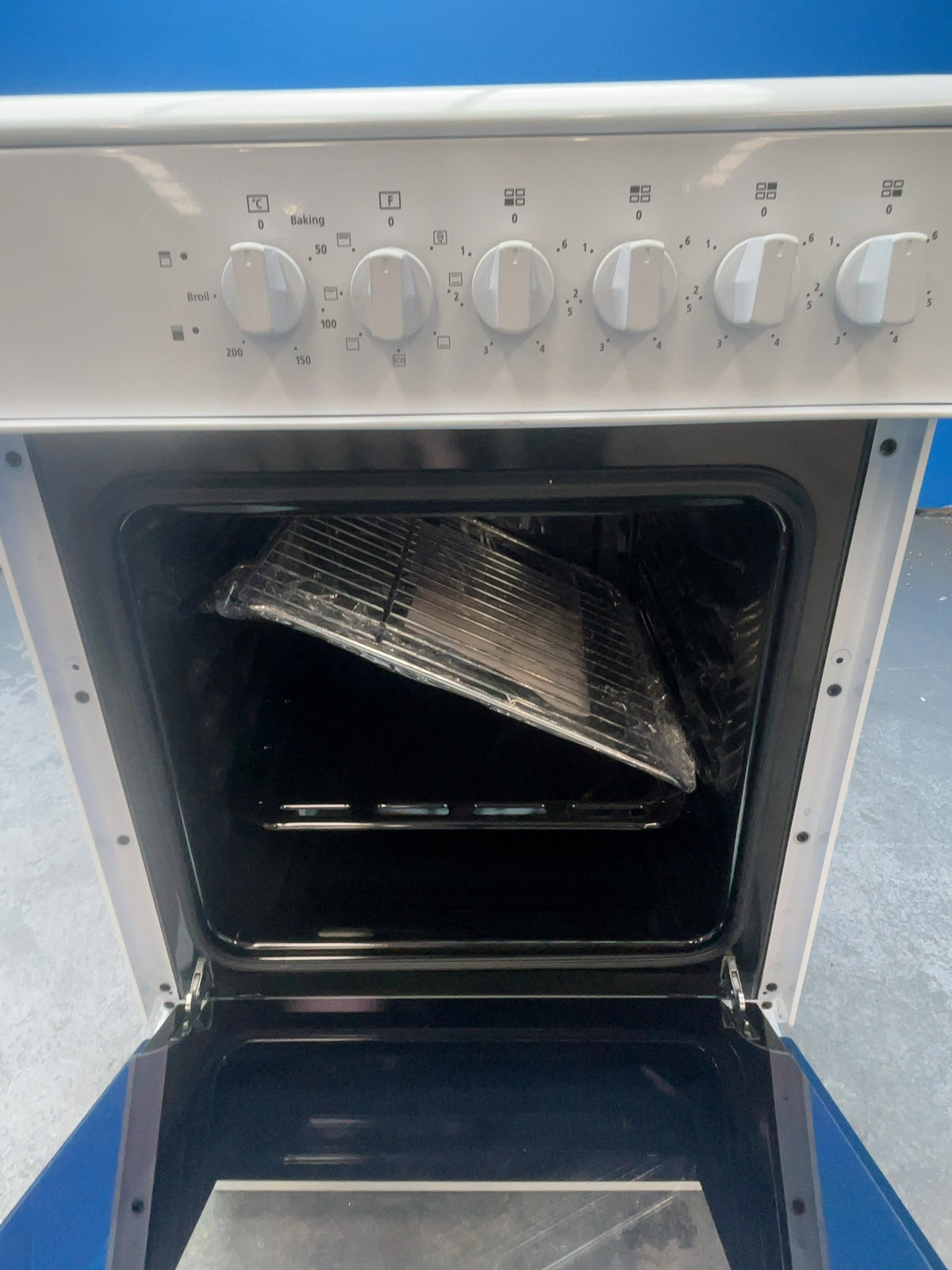 #GRC-166-179 - Midea 50cm Electric Cooker – Solid Plate Hob, Integrated Grill, White