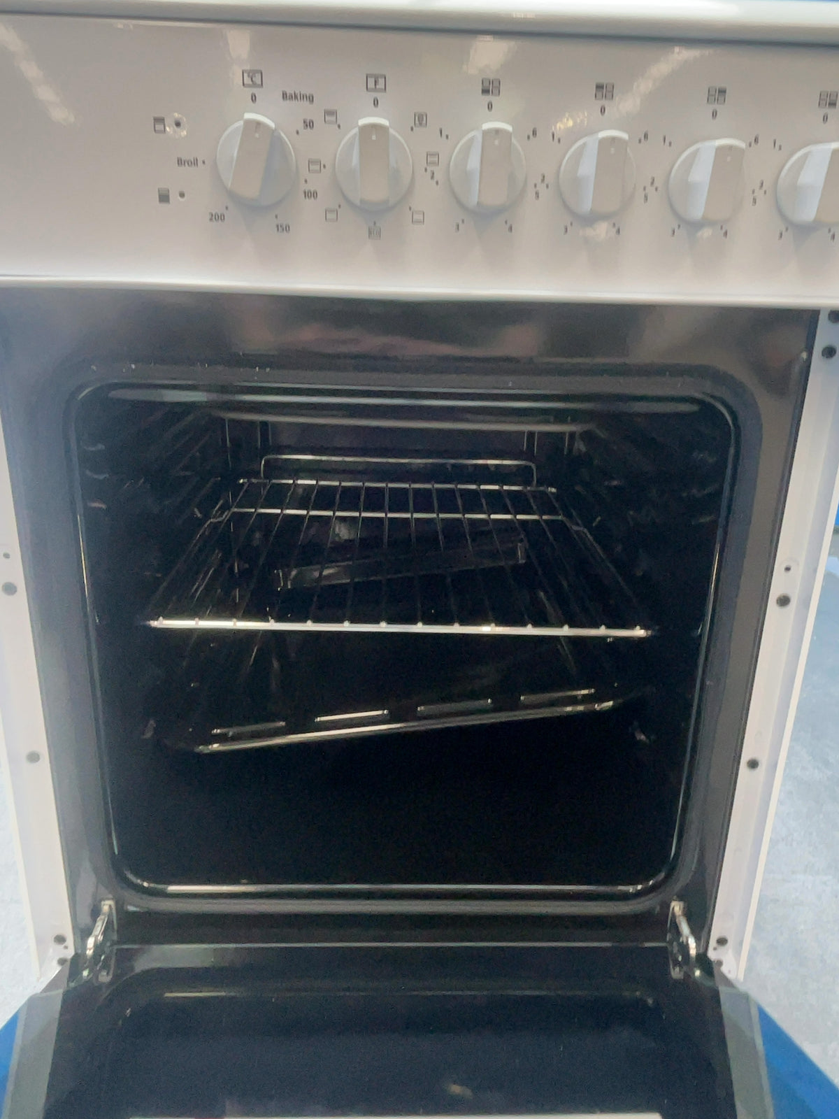 #GRC-166-203 - Midea 50cm Electric Cooker – Solid Plate Hob, Integrated Grill, White