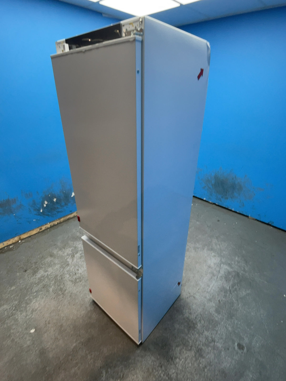 #GRC-166-388 - Hoover 54cm Integrated 70/30 Fridge Freezer – 251L, White
