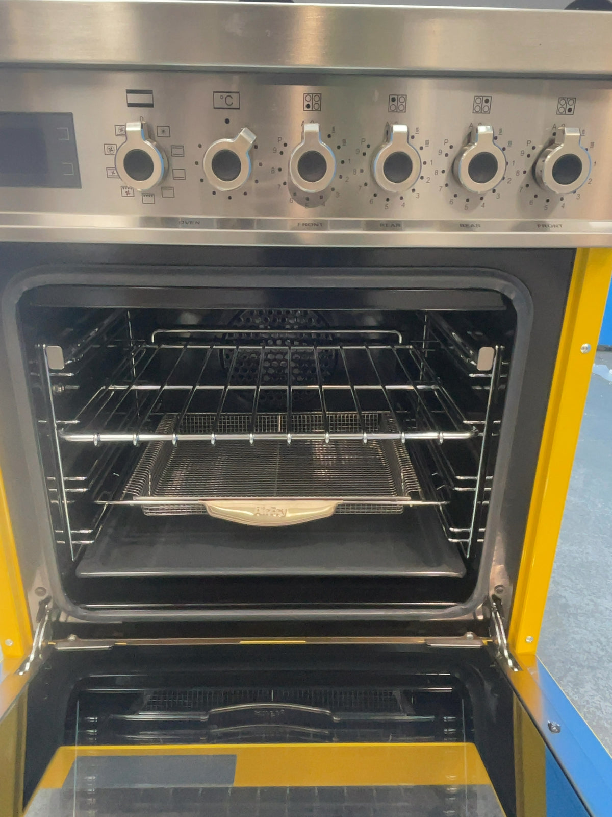 #GRC-166-523 - Bertazzoni Professional 60cm Electric Range Cooker – 69L Oven, 4 Zone Induction Hob, Yellow