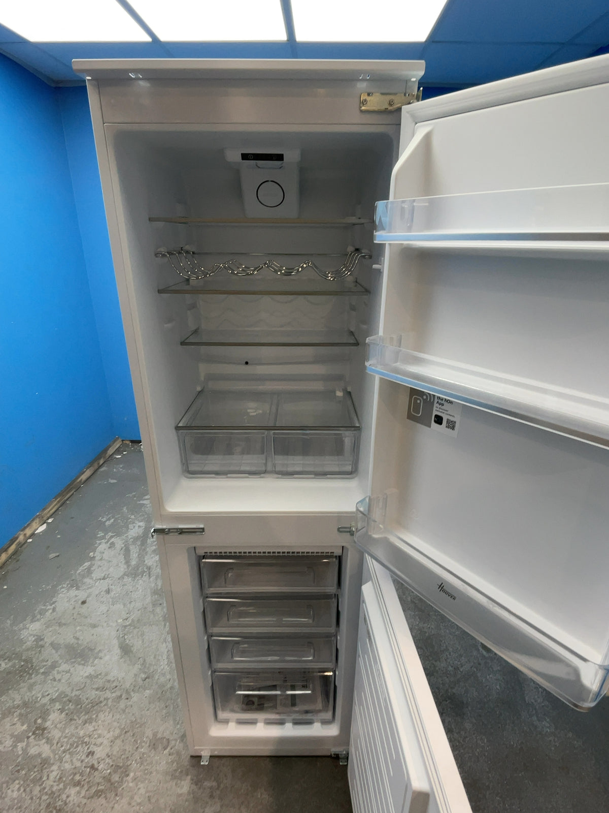 #GRC-166-545 - Hoover 54cm Integrated 50/50 Fridge Freezer – 228L, White, Total No Frost