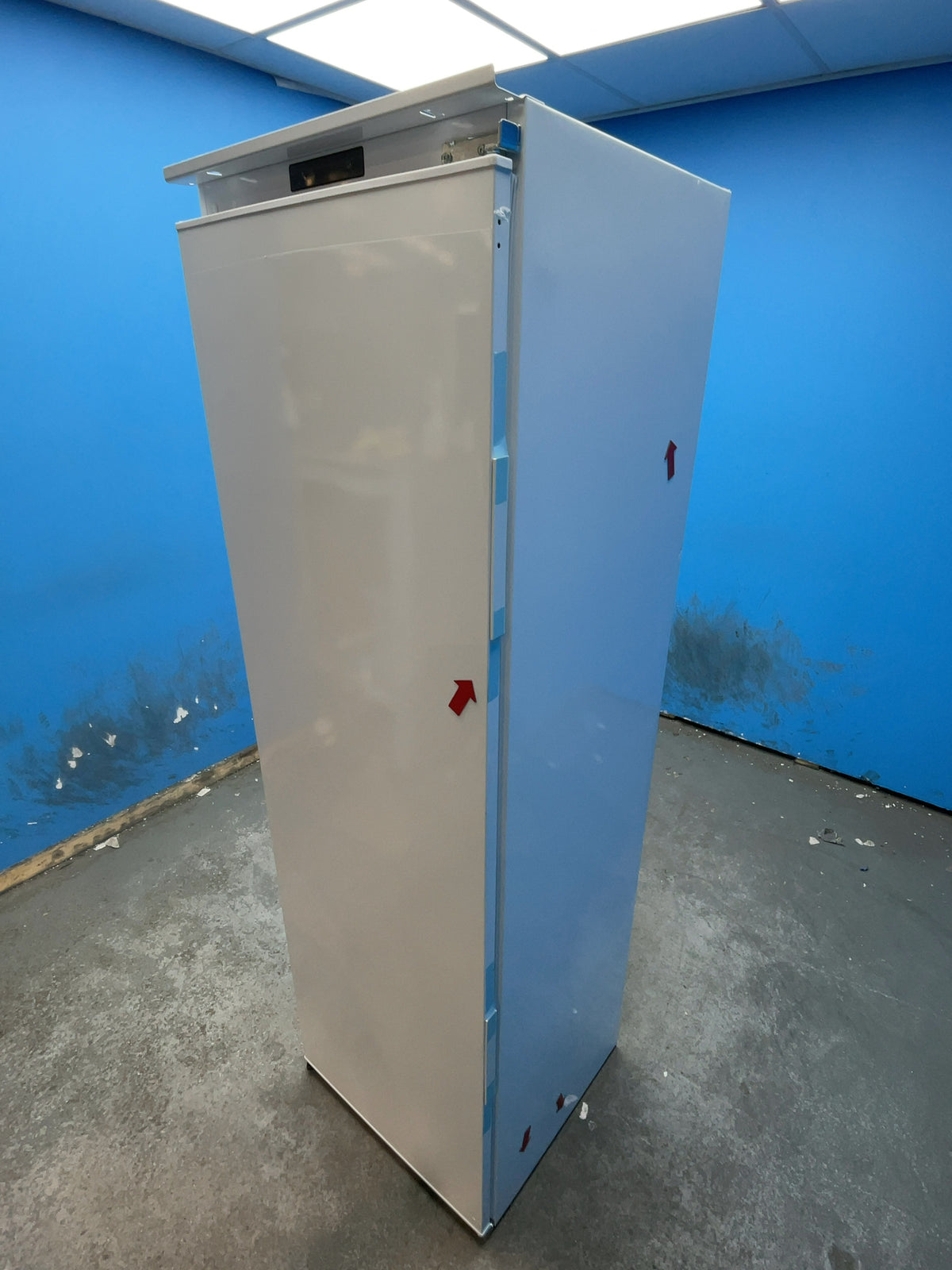 #GRC-166-551 - Hoover 54cm Integrated Tall Larder Fridge – 316L Capacity, 6 Adjustable Shelves