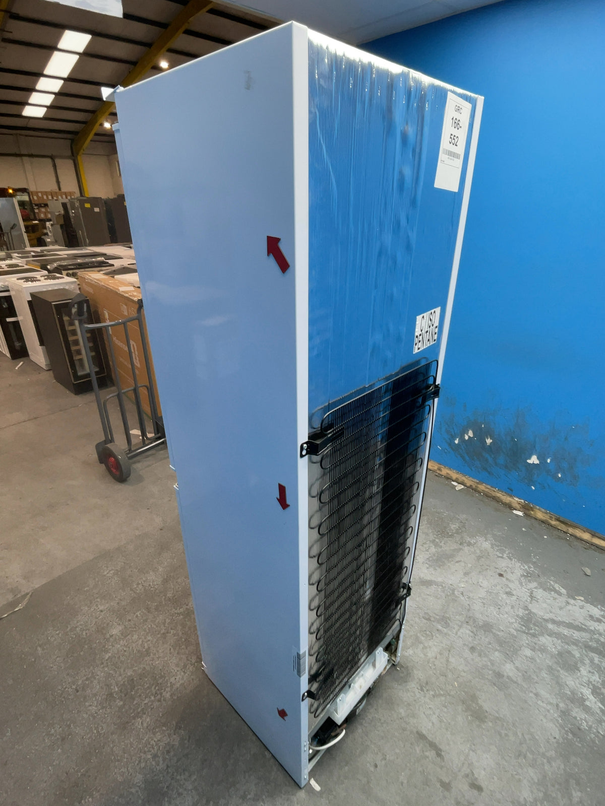 #GRC-166-552 - Hoover Integrated 50/50 Fridge Freezer – 240L Capacity, Sliding Hinge, LED Lighting, White