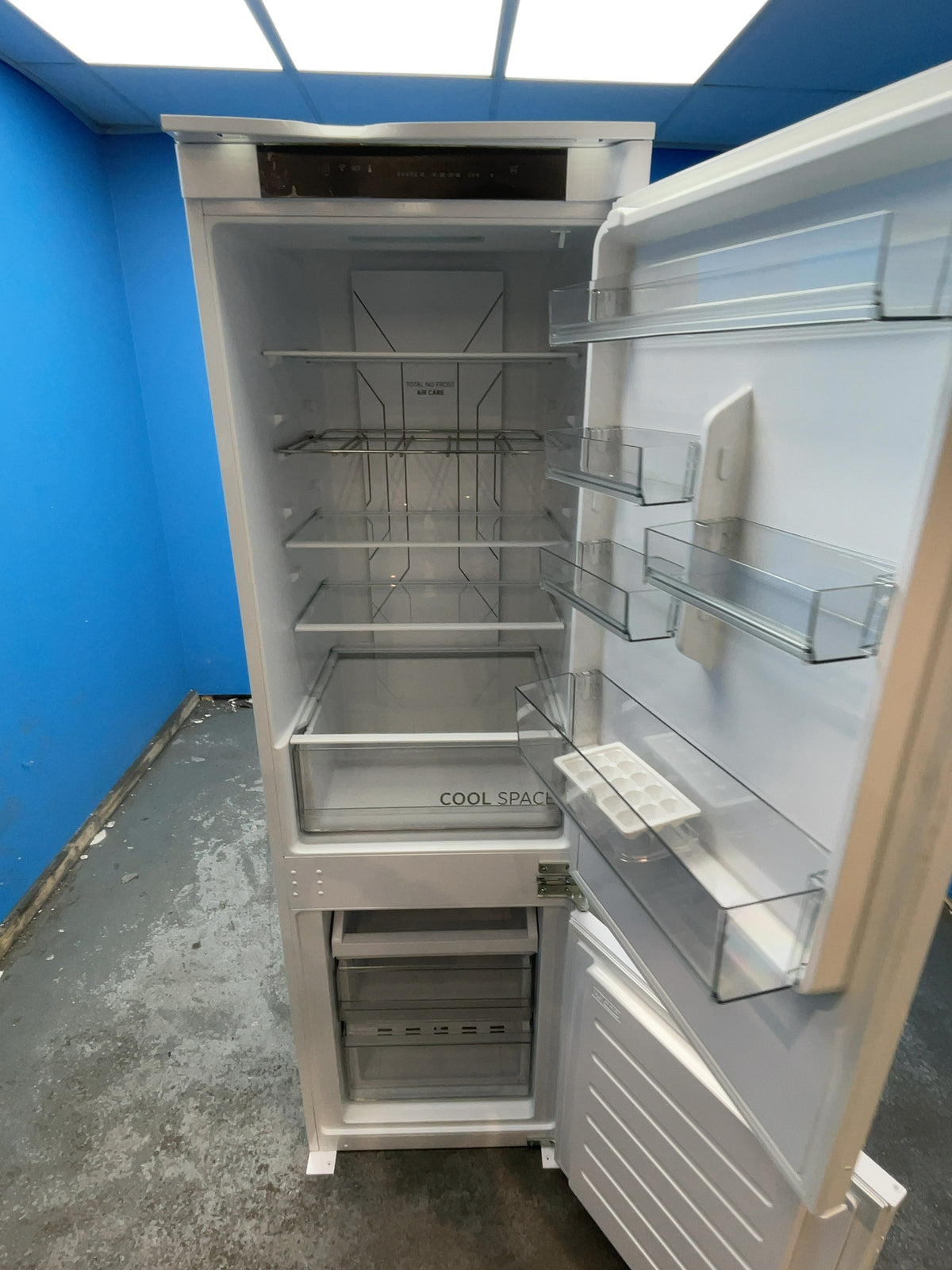 #GRC-166-553 - Hoover H-FRIDGE 300 248L 70/30 Integrated Fridge Freezer – Total No Frost, Smart WiFi Connected, White