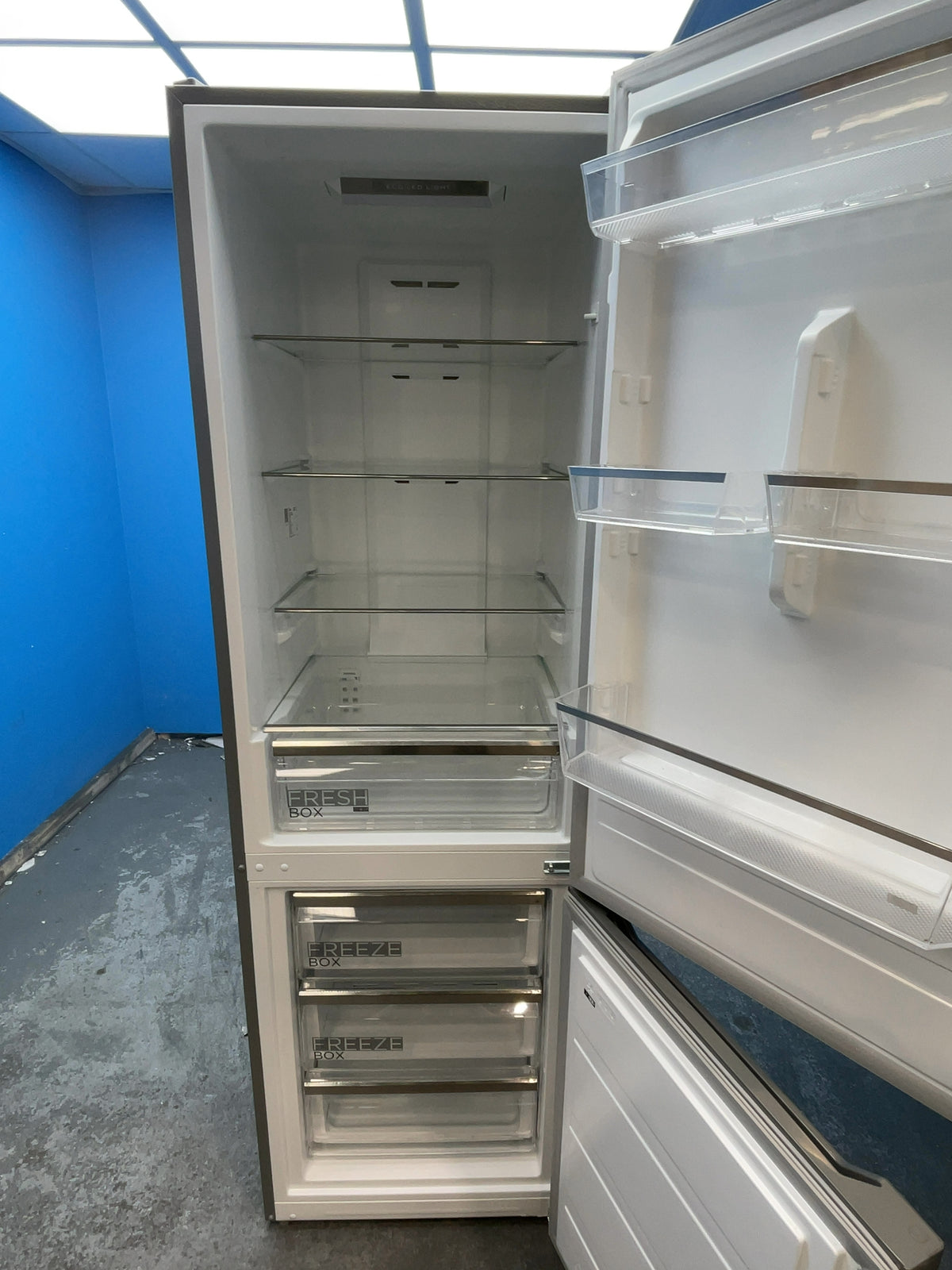 #GRC-166-598 - Midea 59.5cm Fridge Freezer – 310L, Inox, Total No Frost, Smart WiFi