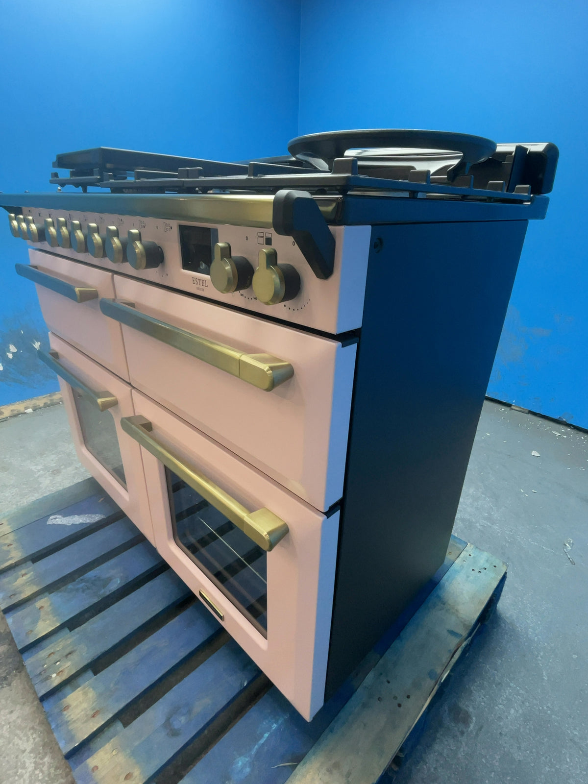 #GRC-166-777 - Rangemaster Estel Deluxe 110cm Range Cooker – Dual Fuel, 5 Burner Gas Hob, Pale Pink & Brass