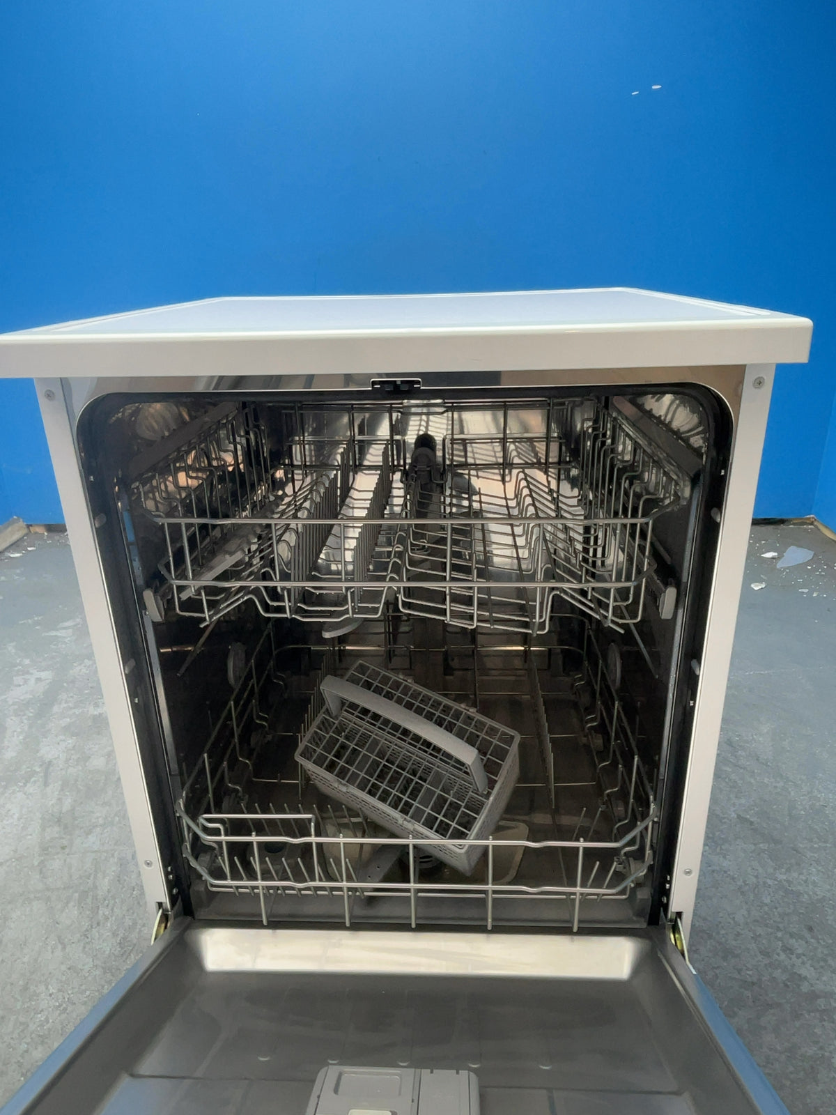 #GRC-167-127 - Comfee 60cm Freestanding Dishwasher – 12 Place Settings, 72°C Hygiene Wash, Half Load