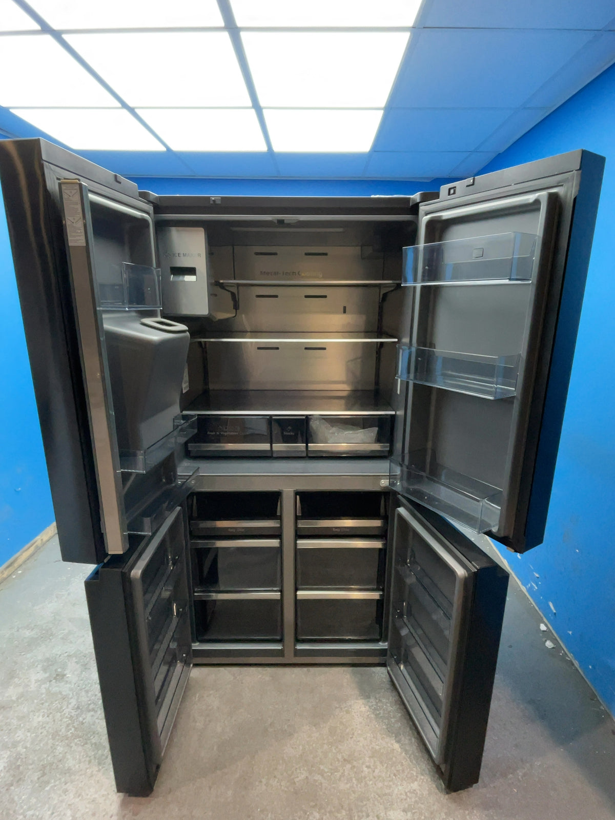 #GRC-167-227 - Hisense American Style Fridge Freezer – 577L, Black, Total No Frost, Smart WiFi