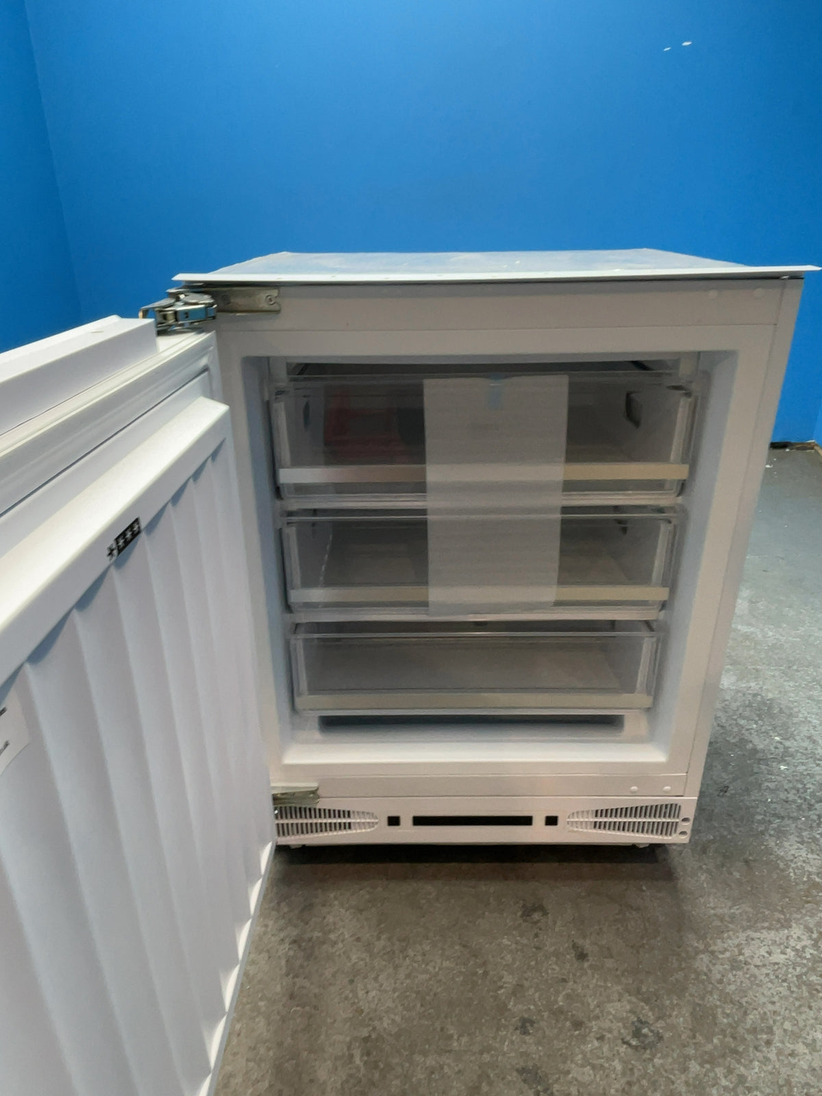 #GRC-167-282 - Hoover H-FREEZE 300 95L Integrated Undercounter Freezer – Fixed Hinge, White