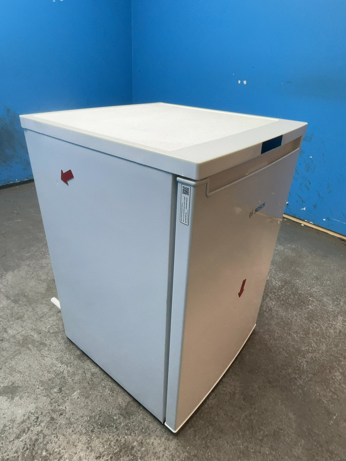 #GRC-167-379 - Bosch Series 2 56cm Under Counter Fridge – 134L Capacity, MultiBox Drawer
