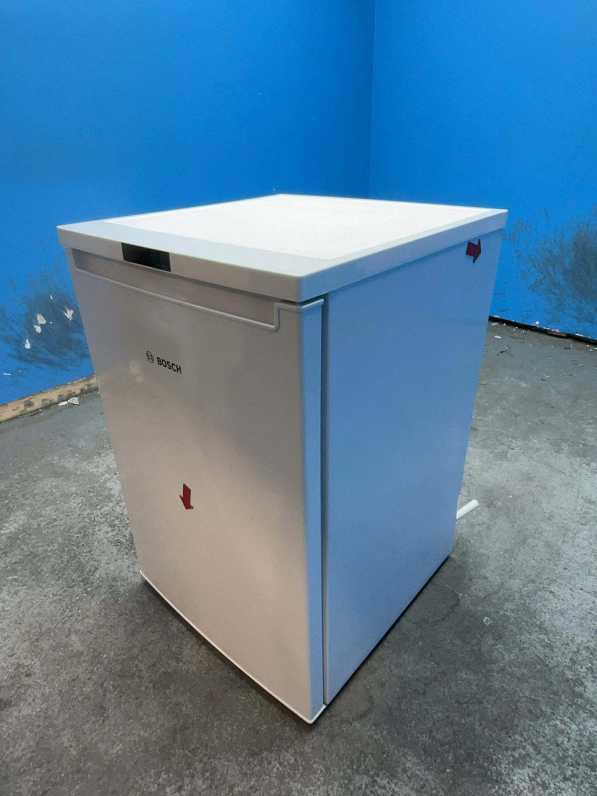 #GRC-167-379 - Bosch Series 2 56cm Under Counter Fridge – 134L Capacity, MultiBox Drawer