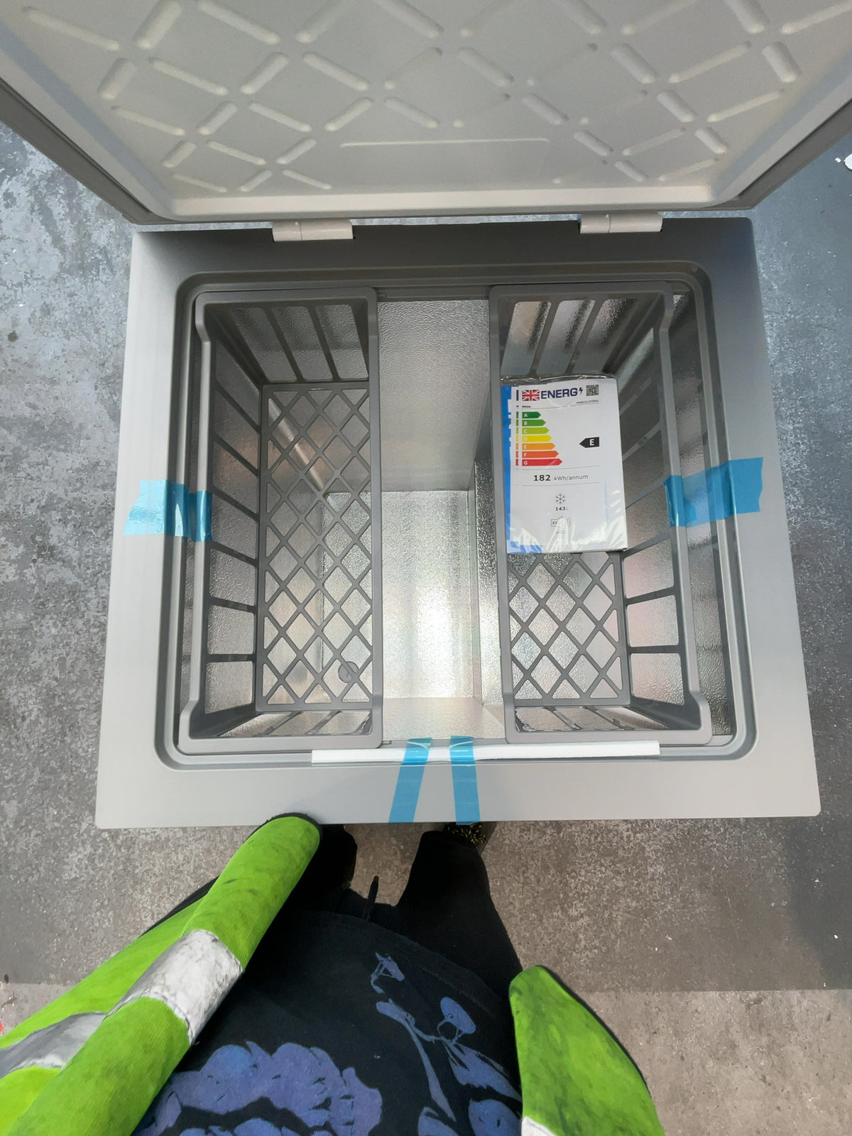 #GRC-167-462 - Midea 143L Chest Freezer – Converts to Fridge, Super Freeze, White