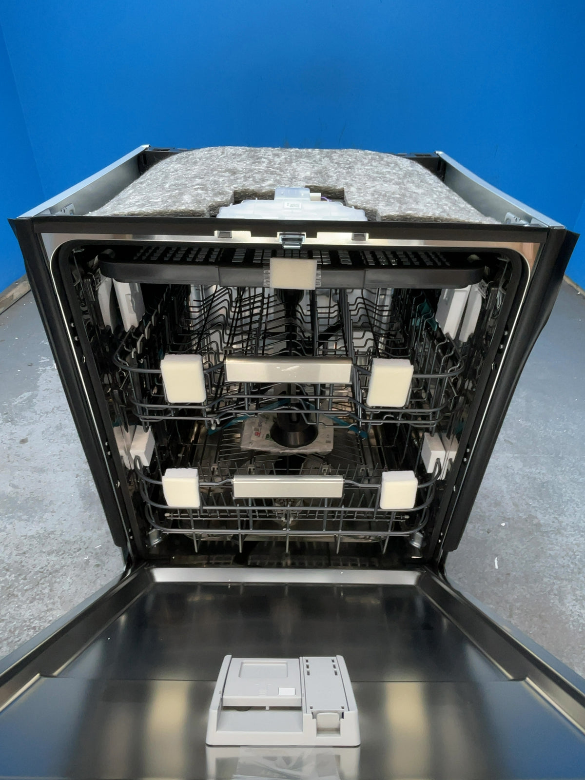 #GRC-167-530 - Samsung Series 8 WaterJet Clean 14 Place Integrated Dishwasher – AI Wash, WiFi, AutoRelease