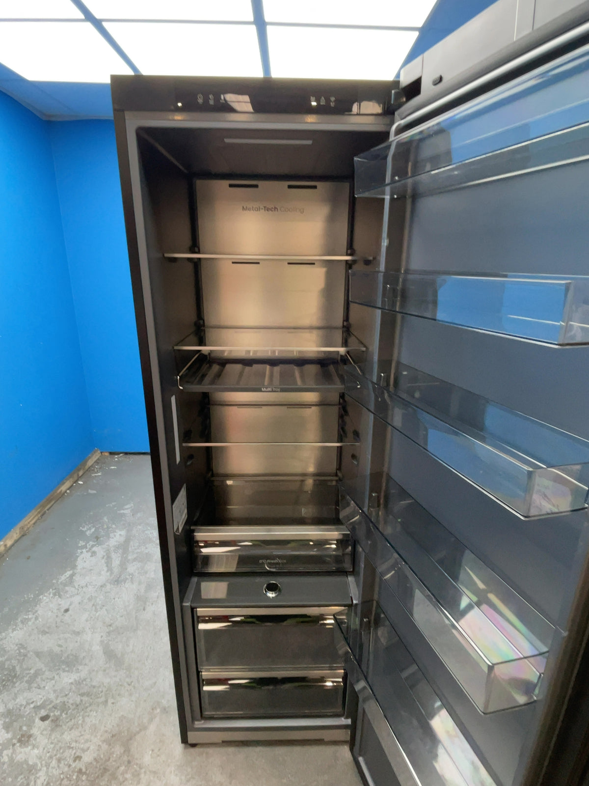 #GRC-167-548 - Hisense KitchenFit 186cm Tall Larder Fridge – 372L, Total No Frost, Wi-Fi Connected, Black