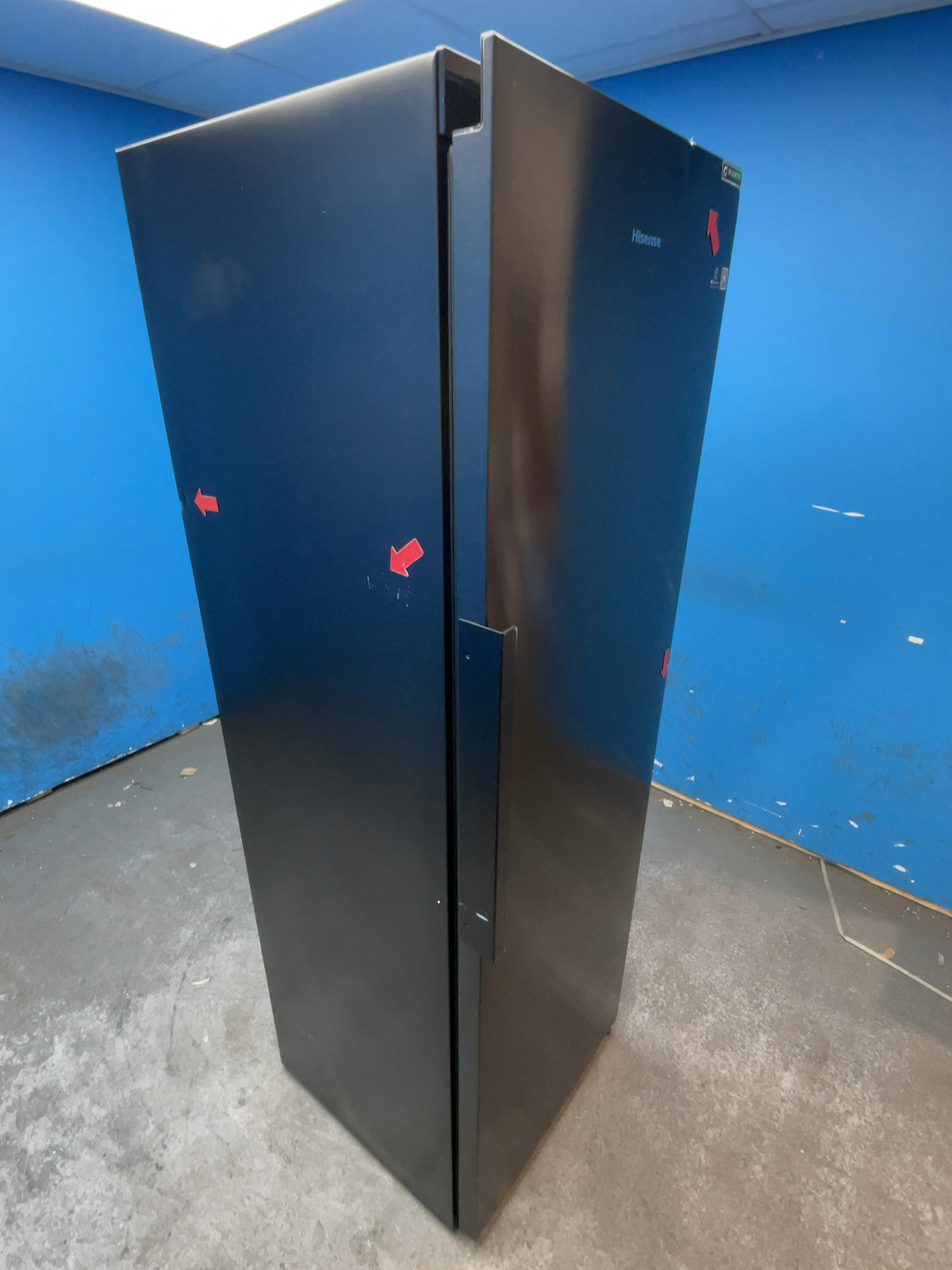 #GRC-167-548 - Hisense KitchenFit 186cm Tall Larder Fridge – 372L, Total No Frost, Wi-Fi Connected, Black