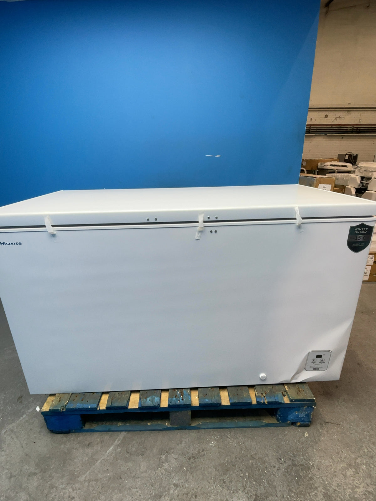 #GRC-167-555 - Hisense 372L Chest Freezer – Winter Guard, Hovering Door, White